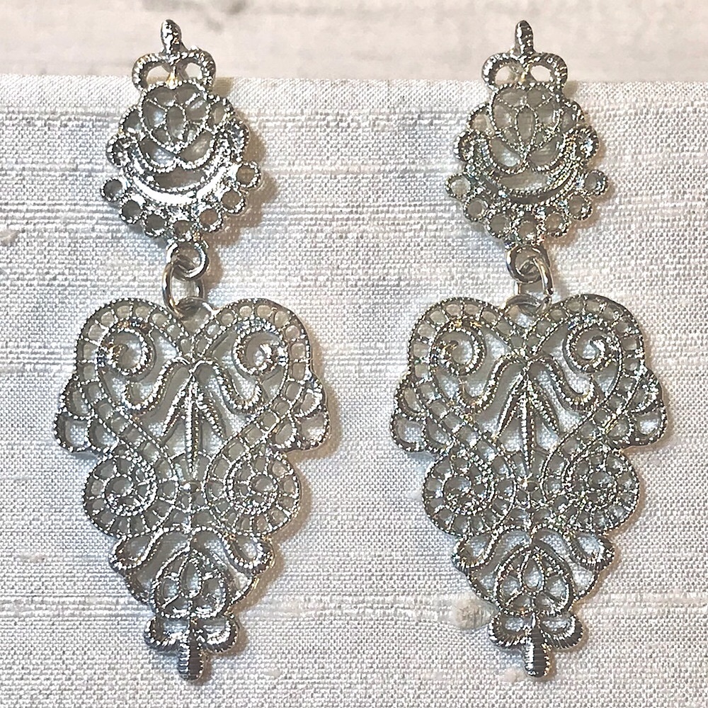 Lovely Lace Earrings - Silver